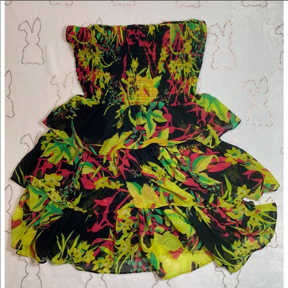 Moda International Dresses & Skirts - 🌸Floral Mini Dress